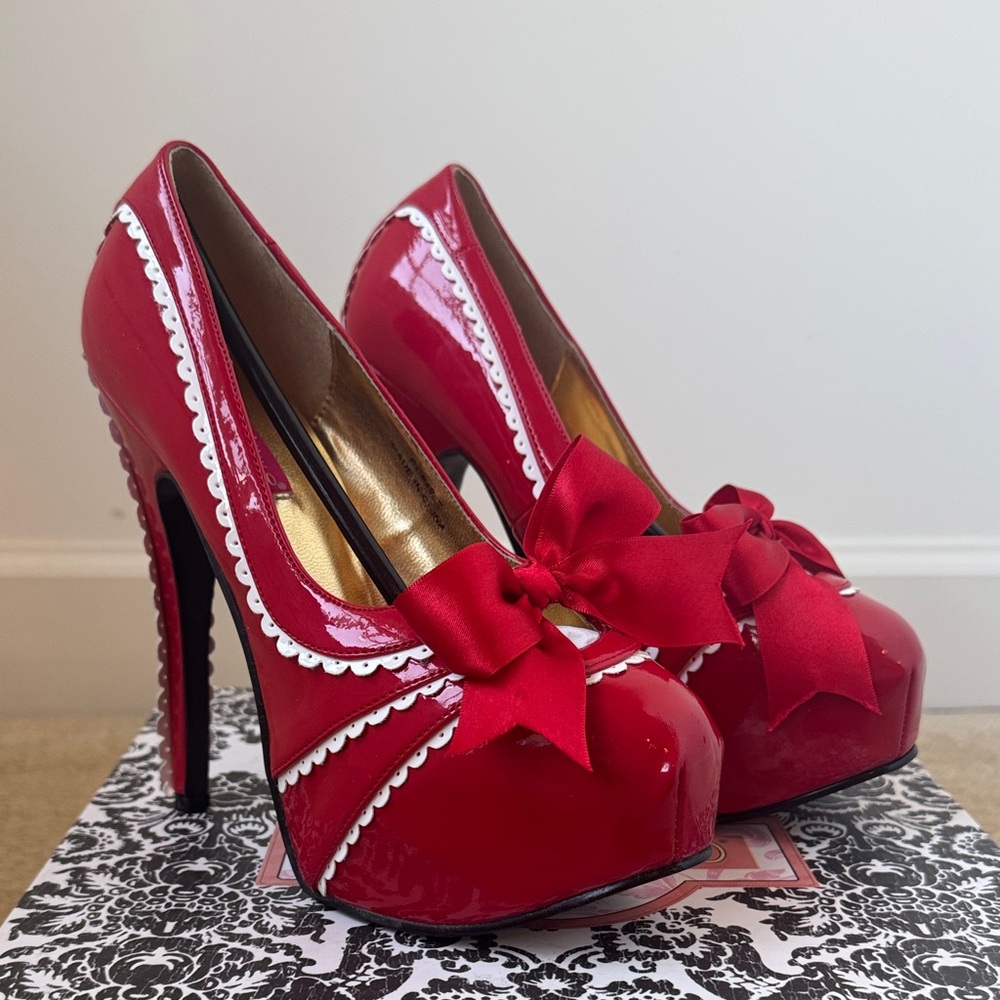 Bordello Brand New Elegant Red Patenleather Bow Women's Heels | Size 7